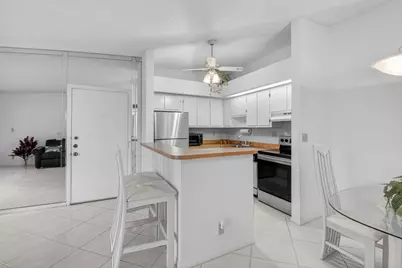 15496 Lakes Of Delray Boulevard #206, Delray Beach, FL 33484 - Photo 8