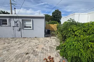 1512 NE 28th St, Pompano Beach, FL 33064 - Photo 12
