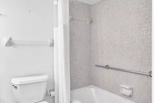 33 Colonial Club Dr, Boynton Beach, FL 33435 - Photo 10