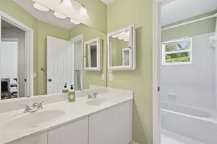 477 Cameron Dr, Weston, FL 33326 - Photo 22