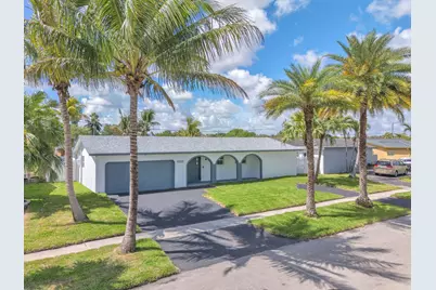 9490 NW 20th Place, Sunrise, FL 33322 - Photo 2