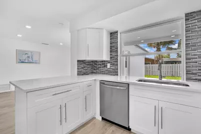 9490 NW 20th Place, Sunrise, FL 33322 - Photo 12