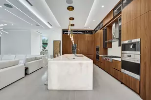 365 NE 3rd St, Boca Raton, FL 33432 - Photo 4