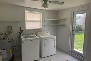 7821 NW 14th St, Pembroke Pines, FL 33024 - Photo 8