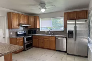 7821 NW 14th St, Pembroke Pines, FL 33024 - Photo 6
