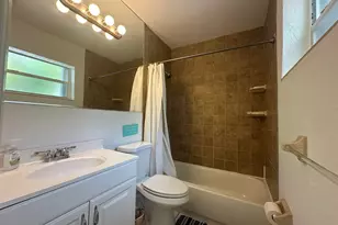 740 NE 37th St, Oakland Park, FL 33334 - Photo 20