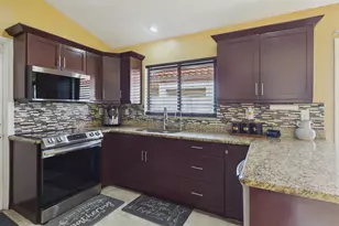 169 Executive Cir, Boynton Beach, FL 33436 - Photo 6