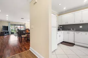 21218 Lago Cir, Boca Raton, FL 33433 - Photo 12