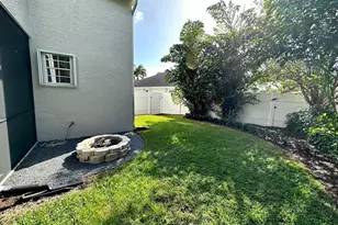 1000 Lake Breeze Dr, Wellington, FL 33414 - Photo 24