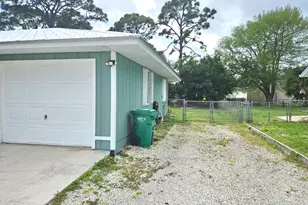 6105 Spruce Dr, Fort Pierce, FL 34982 - Photo 2