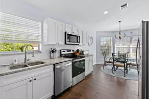 252 Legendary Cir, Palm Beach Gardens, FL 33418 - Photo 6