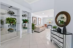 252 Legendary Cir, Palm Beach Gardens, FL 33418 - Photo 4