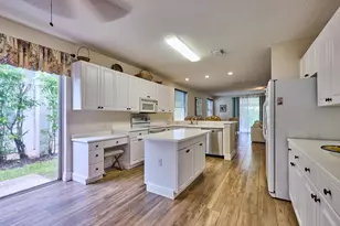 2067 Cezanne Rd, West Palm Beach, FL 33409 - Photo 8