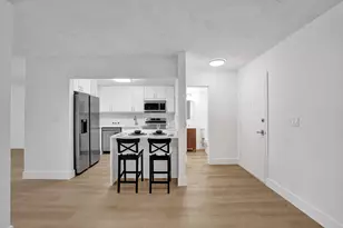 7300 NW 17th St, Plantation, FL 33313 - Photo 2