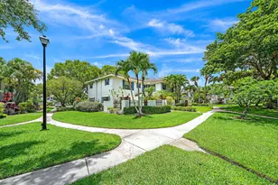 352 Prestwick Cir, Palm Beach Gardens, FL 33418 - Photo 16