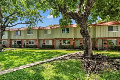 16 NE 20th Court #B8, Wilton Manors, FL 33305 - Photo 2