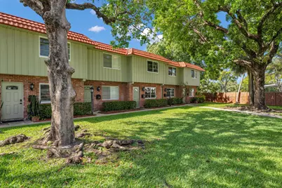 16 NE 20th Court #B8, Wilton Manors, FL 33305 - Photo 1