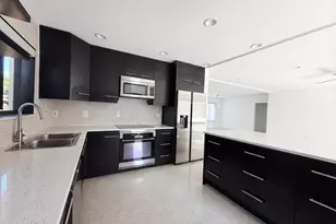1717 NE 20th Ave, Fort Lauderdale, FL 33305 - Photo 2