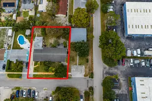723 N 7th St, Lantana, FL 33462 - Photo 16