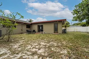 723 N 7th St, Lantana, FL 33462 - Photo 8