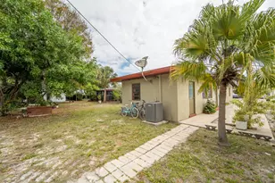 723 N 7th St, Lantana, FL 33462 - Photo 4