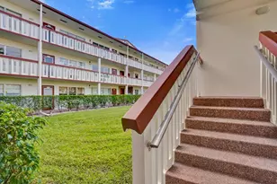189 Brighton E, Boca Raton, FL 33434 - Photo 4