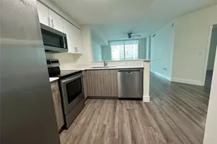 110 SW 12th St, Miami, FL 33130 - Photo 2