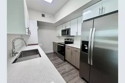 110 SW 12 Street #907, Miami, FL 33130 - Photo 1