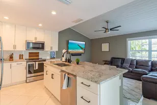 16 Windsor Ln, Palm Beach Gardens, FL 33418 - Photo 12