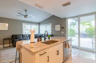 16 Windsor Ln, Palm Beach Gardens, FL 33418 - Photo 14