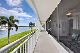 111 Shore Ct, North Palm Beach, FL 33408 - Photo 6