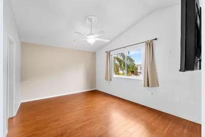 331 NW 101st Terrace, Pembroke Pines, FL 33026 - Photo 18