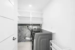 3470 NW 21st Ave, Oakland Park, FL 33309 - Photo 32