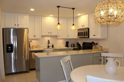301 SE Castle Court, Port Saint Lucie, FL 34952 - Photo 2