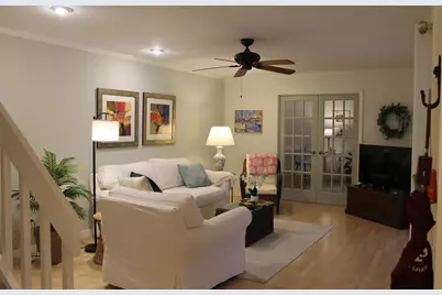 301 SE Castle Court, Port Saint Lucie, FL 34952 - Photo 6