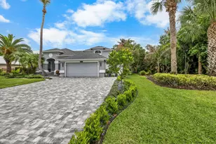 2981 NW Windemere Dr, Jensen Beach, FL 34957 - Photo 2