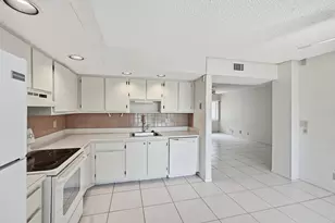 5370 Las Verdes Cir, Delray Beach, FL 33484 - Photo 4