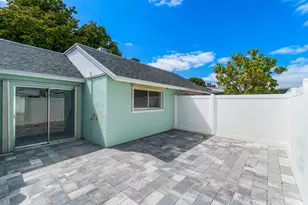 9162 SW 5th St, Boca Raton, FL 33428 - Photo 2