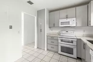 9162 SW 5th St, Boca Raton, FL 33428 - Photo 6