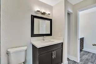 595 Vista Isles Dr, Sunrise, FL 33325 - Photo 18
