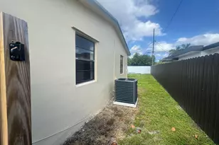 701 NW 74th Ave, Hollywood, FL 33024 - Photo 6
