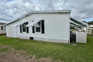 8204 W Bitterbush Ln, Port Saint Lucie, FL 34952 - Photo 4