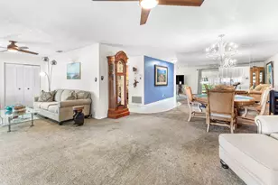 852 Salem Ln, Lake Worth, FL 33467 - Photo 4