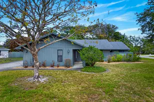 2289 SE Genoa St, Port Saint Lucie, FL 34952 - Photo 2