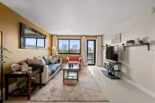 301 Golden Isles Dr, Hallandale Beach, FL 33009 - Photo 10