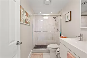 301 Golden Isles Dr, Hallandale Beach, FL 33009 - Photo 18