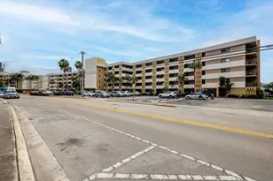 301 Golden Isles Dr, Hallandale Beach, FL 33009 - Photo 30