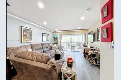 460 Paradise Isle Boulevard #205, Hallandale Beach, FL 33009 - Photo 18