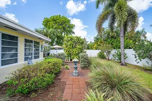 2741 NE 52nd St, Lighthouse Point, FL 33064 - Photo 36