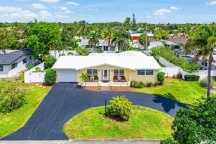 2741 NE 52nd St, Lighthouse Point, FL 33064 - Photo 2